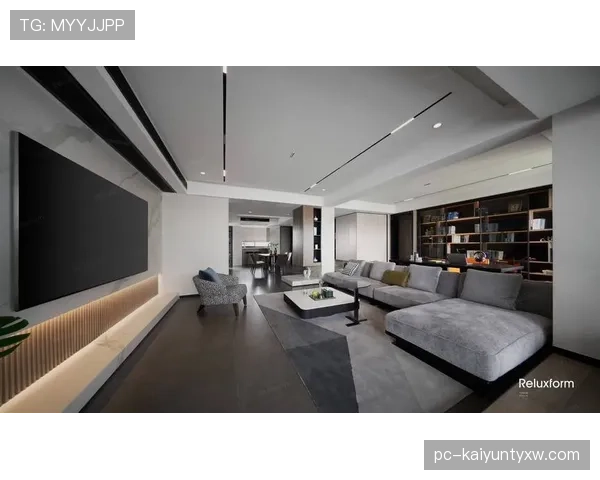 特雷·杨又发家居照，客厅奢到像拍剧组布景，普通人看完只能默默存零钱